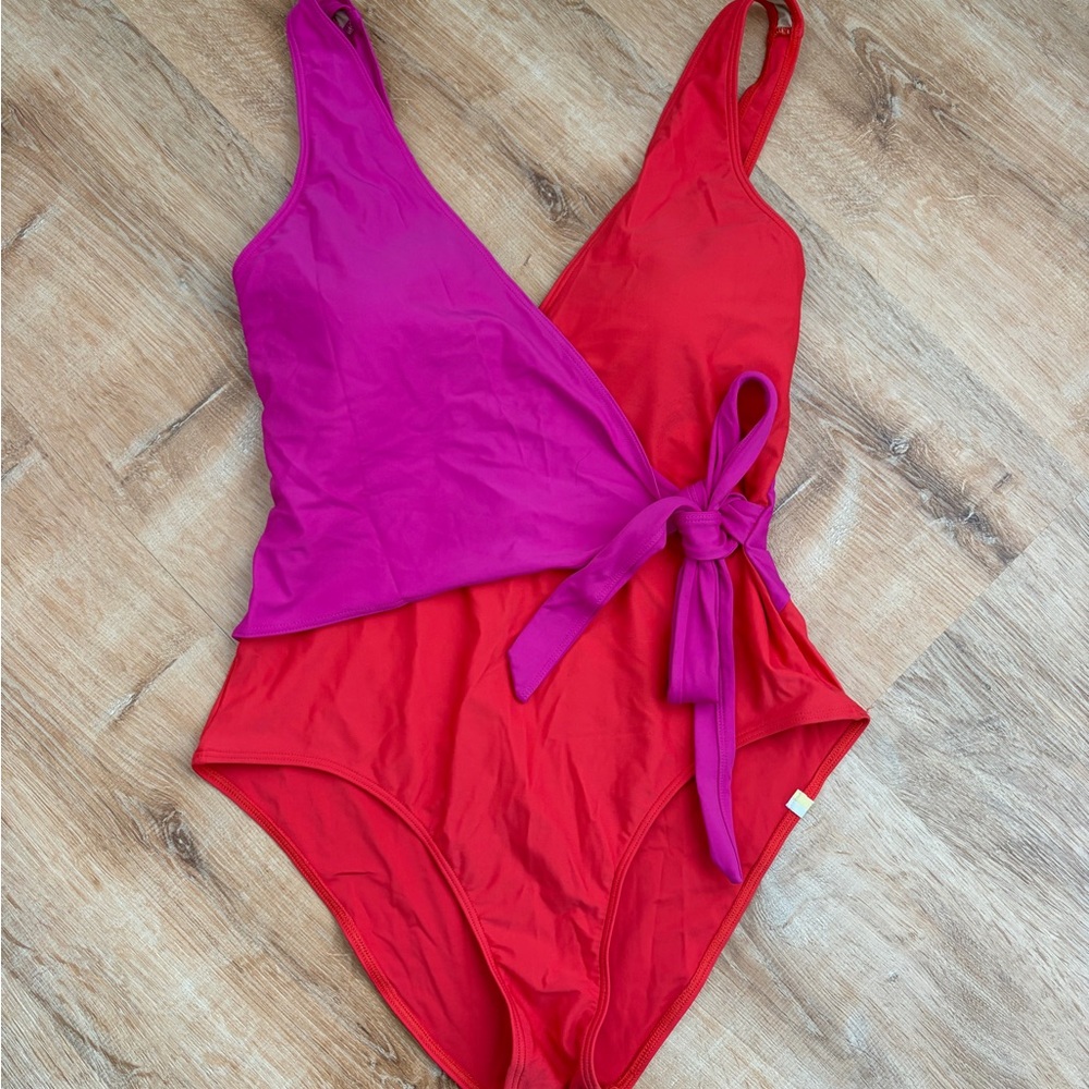 Summersalt The Perfect Wrap One-Piece Swimsuit in Hibiscus & Grapefruit